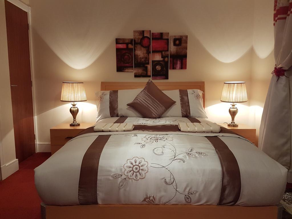 Edinburgh City Deluxe Apartment Exterior photo
